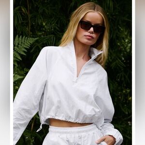 Alo Cropped 1/4 Zip Alumni Pullover